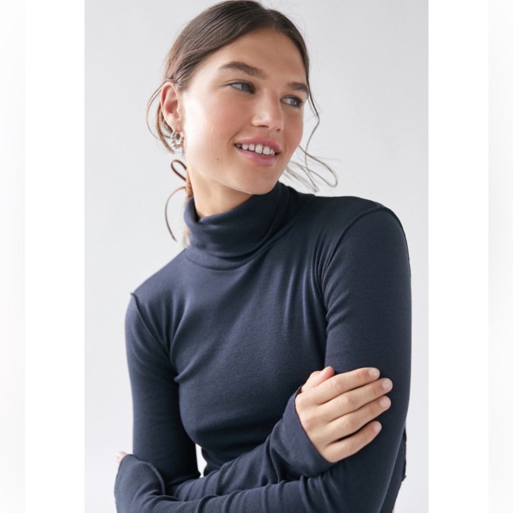 NWT BDG Tyla Turtleneck Top~ Black Size Small